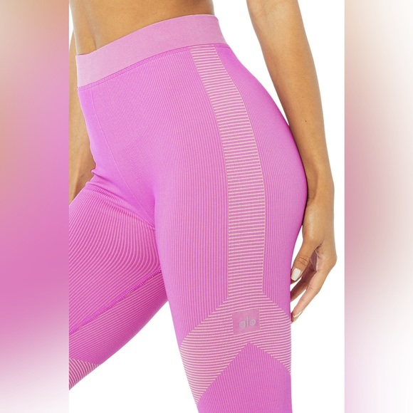 Alo Illusion Seamless High-Waist Leggings Limited Electric Violet/Acid Lime - Picture 3 of 9